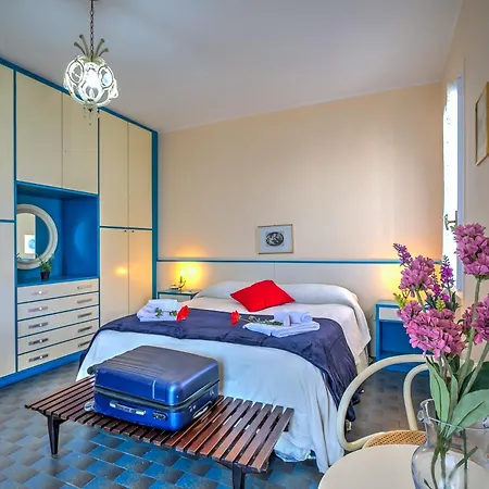 Nicoletta'S Lake View With Balcony In Stresa - Happy Rentals סטרסה