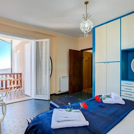 Nicoletta'S Lake View With Balcony In Stresa - Happy Rentals